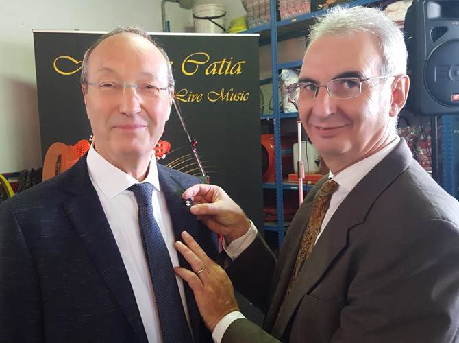 A Caldonazzo festa in “Famiglia” per i 120 anni della cooperazione di consumo  L’evento ha ripercorso un cammino a servizio della comunità locale iniziato alla fine del Milleottocento e che si rinnova nella quotidianità del terzo millennio.