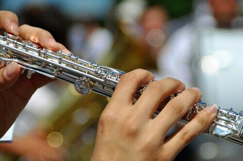 Scuole musicali del Trentino: finanziata dalla Provincia l'attività didattica a distanza Considerata l’emergenza Covid, che ha comportato la chiusura delle scuole superiori in presenza su tutto il territorio nazionale, la Provincia, con una delibera proposta dall’assessore Mirko Bisesti, ha ritenuto di finanziare l’attività didattica a distanza svolta nell'anno scolastico 2019/2020 dalle scuole musicali iscritte nel Registro provinciale, approvando, inoltre, le disposizioni sulla didattica digitale per l'anno scolastico in corso.