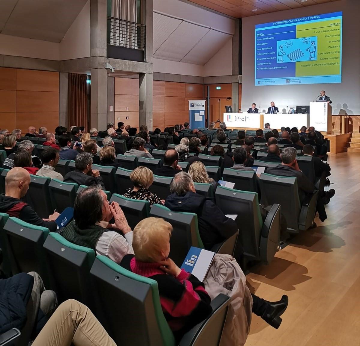 Cassa Rurale Rovereto. Banca e impresa: un rapporto in evoluzione La sala Piave di Trentino Sviluppo a Rovereto ha ospitato un convegno che ha rappresentato una interessante occasione di incontro e di confronto.