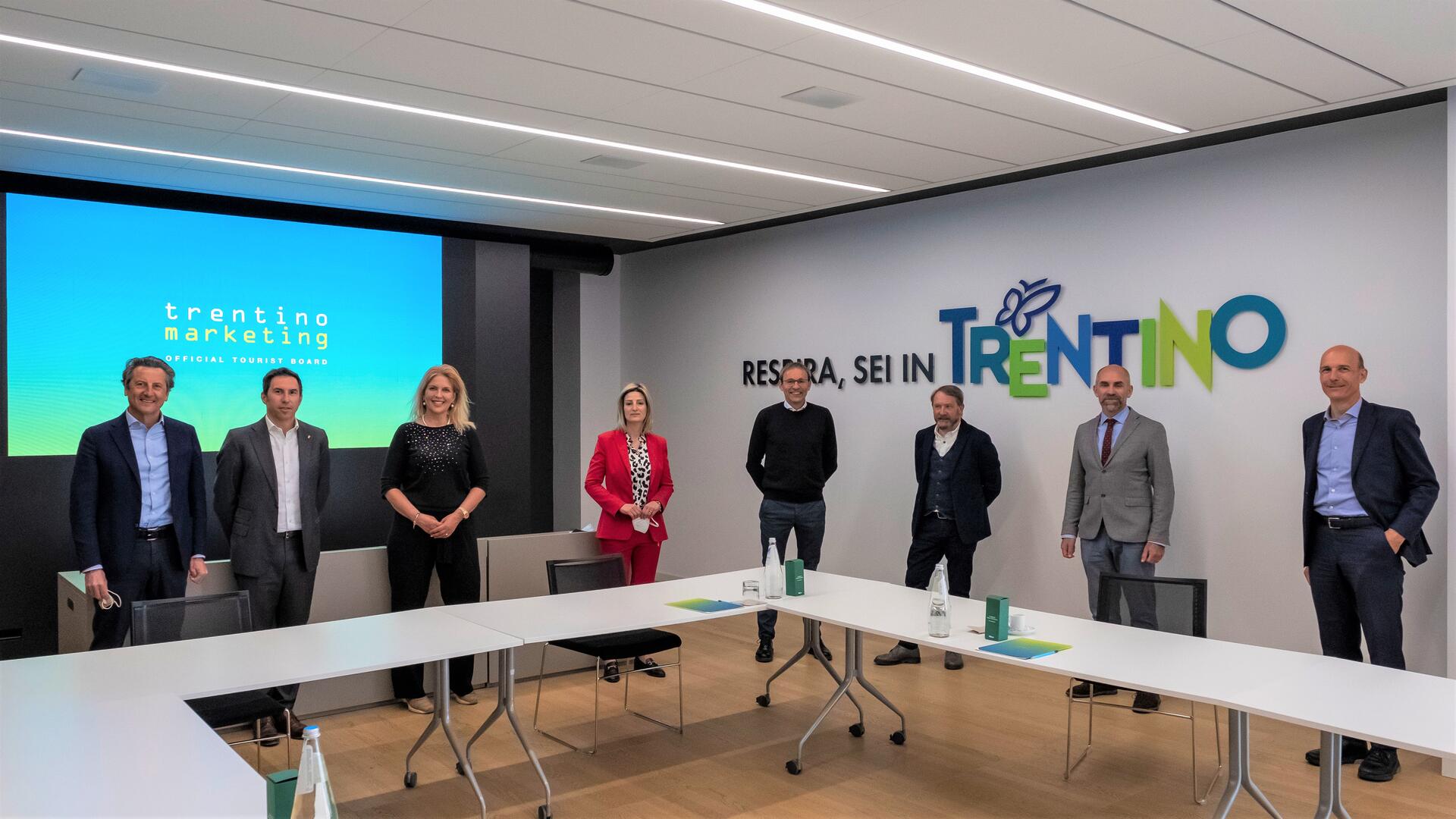 Nominato il nuovo consiglio di amministrazione di Trentino Marketing È Giovanni Battaiola, albergatore della Val di Sole e già alla guida di Asat, l’Associazione albergatori e imprese turistiche della Provincia di Trento, il nuovo presidente di Trentino Marketing. La nomina, proposta dal presidente della Provincia autonoma di Trento Maurizio Fugatti, è stata formalizzata nel corso dell’assemblea dei soci.