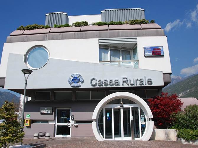 Da sempre esiste uno stretto legame tra Cassa Rurale e panorama associazionistico delle località servite ogni giorno dall’istituto di credito cooperativo.