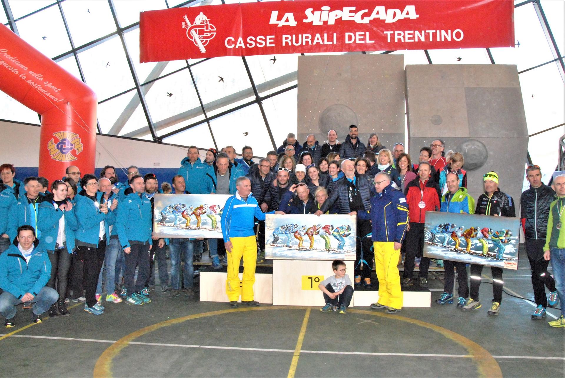 Slipegada 2020: vittoria della Cassa Rurale Dolomiti Da venerdì 7 a domenica 9 febbraio, San Martino di Castrozza ha ospitato la trentanovesima Slipegada. Tre giorni dedicati agli sport invernali che hanno visto in azione amministratori e collaboratori delle Casse Rurali Trentine e degli enti collegati.