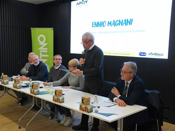 Ennio Magnani, presidente di Apot, durante il suo intervento introduttivo