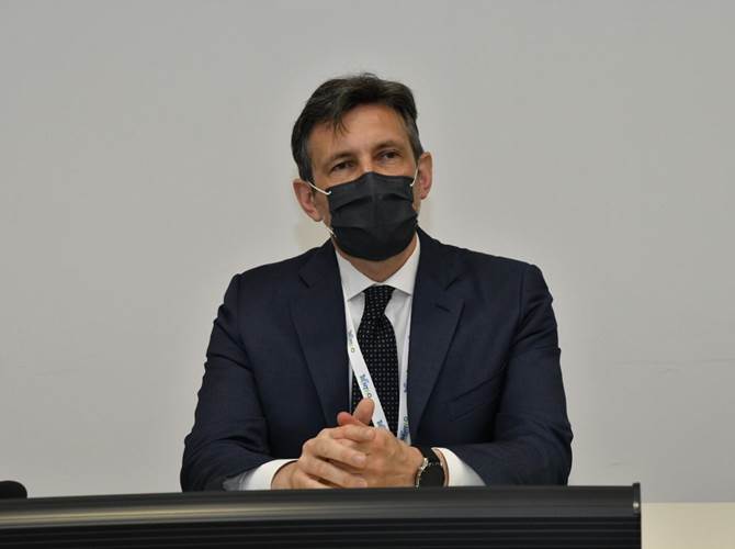 Stati generali, altra giornata di confronto su presente e futuro del mondo del lavoro Prosegue spedito e ricco di contenuti il percorso degli Stati generali del lavoro. Dopo la giornata di venerdì scorso, dedicata al confronto con dodici “special advisors”, personalità provenienti da imprese, ricerca, enti pubblici, università per affrontare il tema del lavoro che cambia al tempo del Covid, è toccato alla seconda sessione di audizioni delle categorie economiche trentine. A presentare agli esperti punti di forza, vulnerabilità, prospettive di crescita e necessità del nostro sistema territoriale categorie economiche, associazioni ed enti di ricerca.