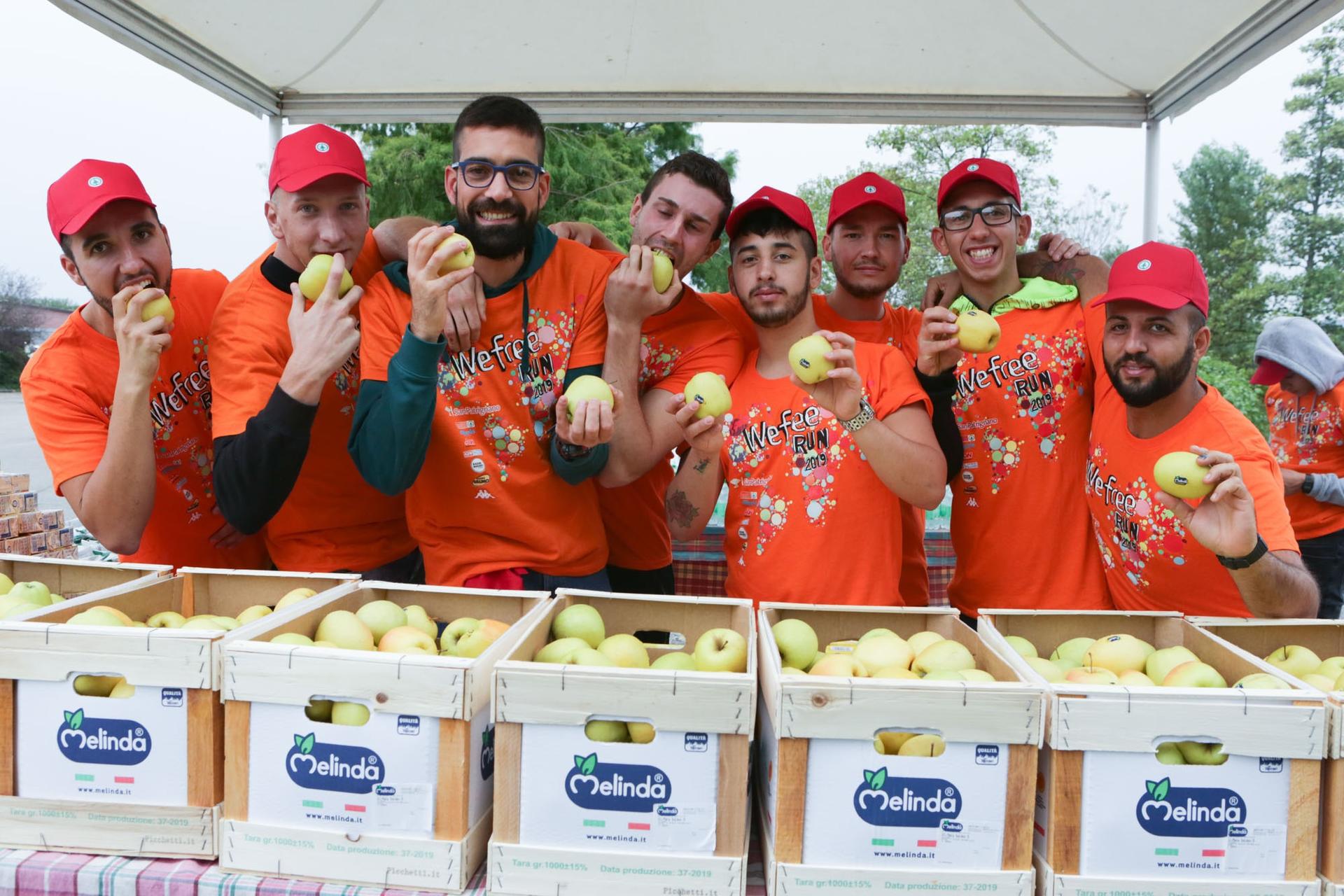 Melinda ancora a fianco di San Patrignano. In occasione della corsa per la vita WeFree Run di domenica 22 settembre all’interno della comunità di Coriano, il Consorzio ha donato mele agli oltre 2.000 partecipanti, di cui 1.300 ospiti dell’associazione. 