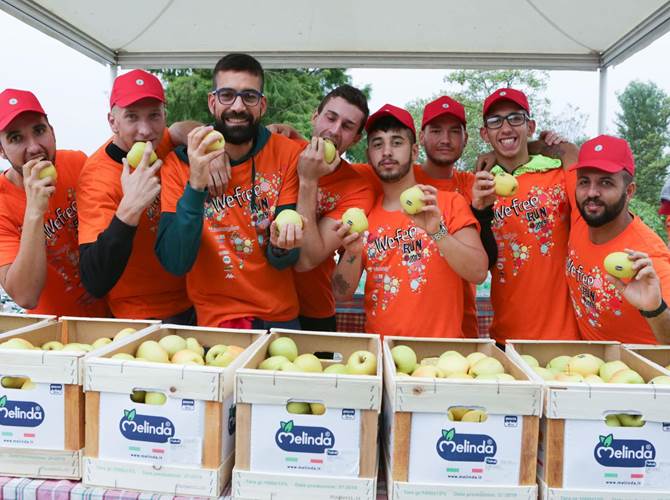 Melinda ancora a fianco di San Patrignano. In occasione della corsa per la vita WeFree Run di domenica 22 settembre all’interno della comunità di Coriano, il Consorzio ha donato mele agli oltre 2.000 partecipanti, di cui 1.300 ospiti dell’associazione. 