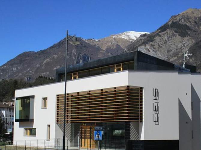 Ponte Arche: “Confronti” sullo sviluppo della cooperazione “La produzione di energia e la cooperazione di comunità”.