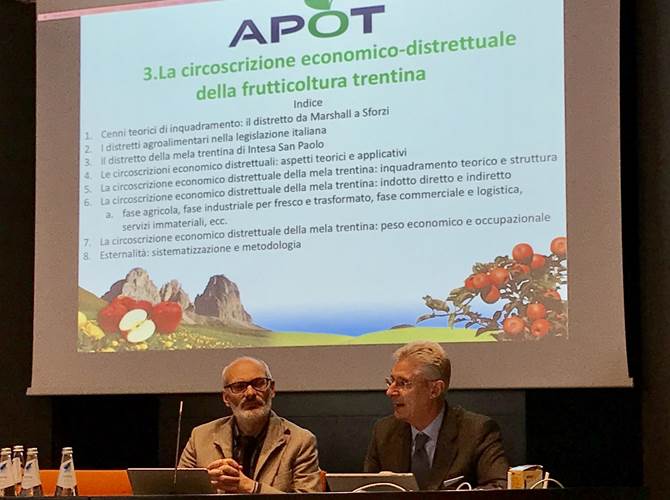 Progetto Trentino Frutticolo Sostenibile, ecco il Programma 2018 La Campagna 2018 si presenta molto impegnativa e ricca di nuovi progetti. In programma la seconda edizione del Bilancio sulla Sostenibilità con nuovi capitoli.