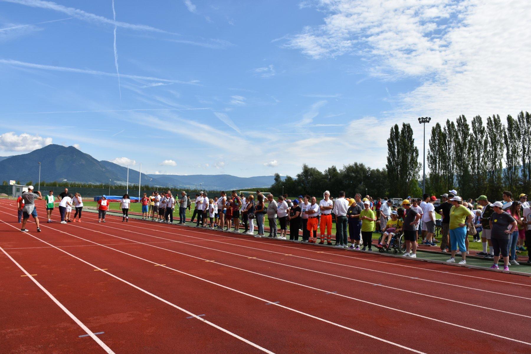 Alla decima edizione, che si è tenuta al centro sportivo di Cles, hanno partecipato circa 150 atleti provenienti da tutta la provincia e altrettanti educatori e volontari.