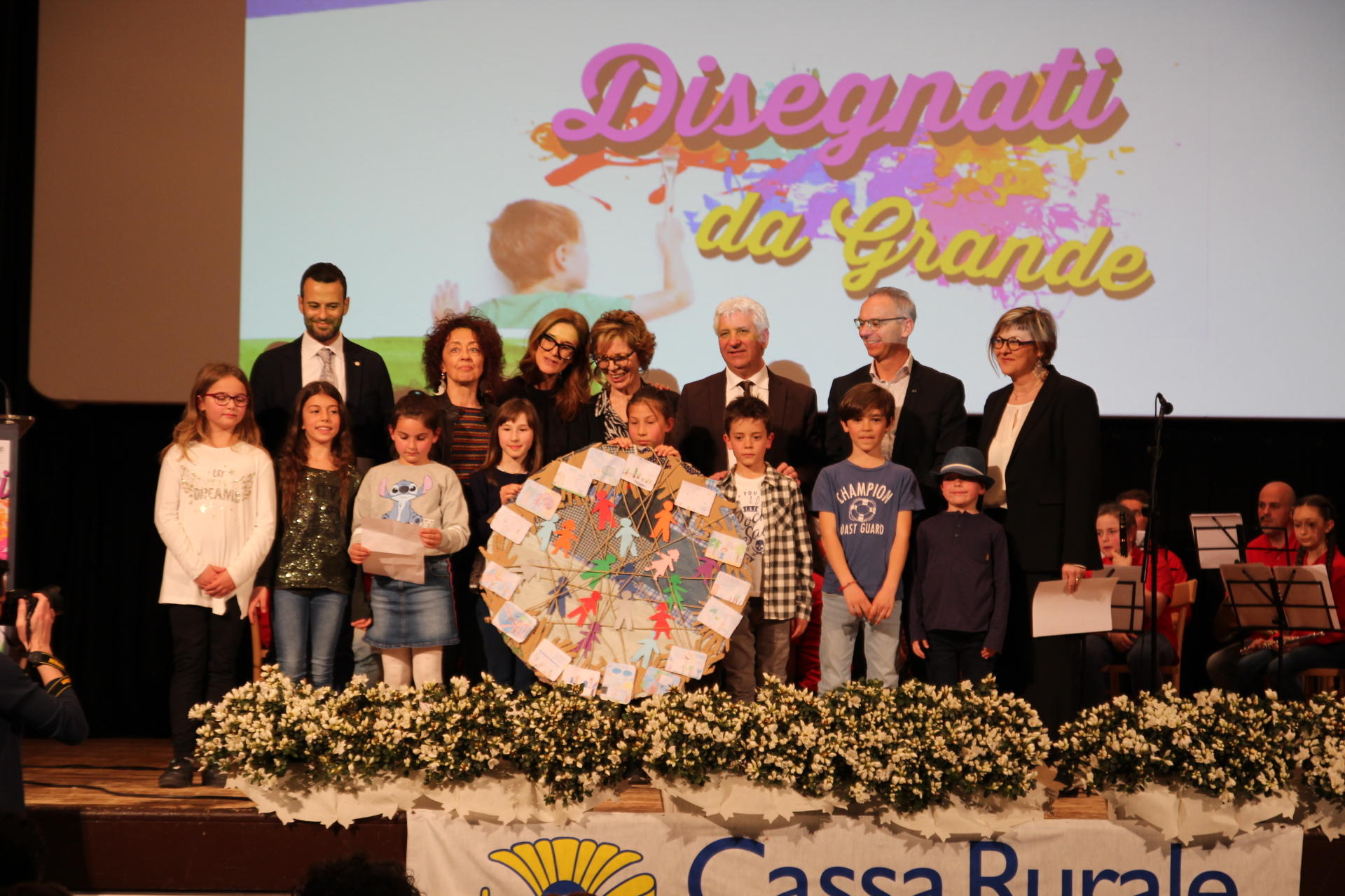 Un concorso di disegno, promosso dalla Cassa Rurale Vallagarina per celebrare i 120 anni dalla sua fondazione, ha coinvolto 1.400 bambini e bambine, chiamati a disegnare il loro futuro. Oggi sono stati premiati i lavori scelti dalla giuria