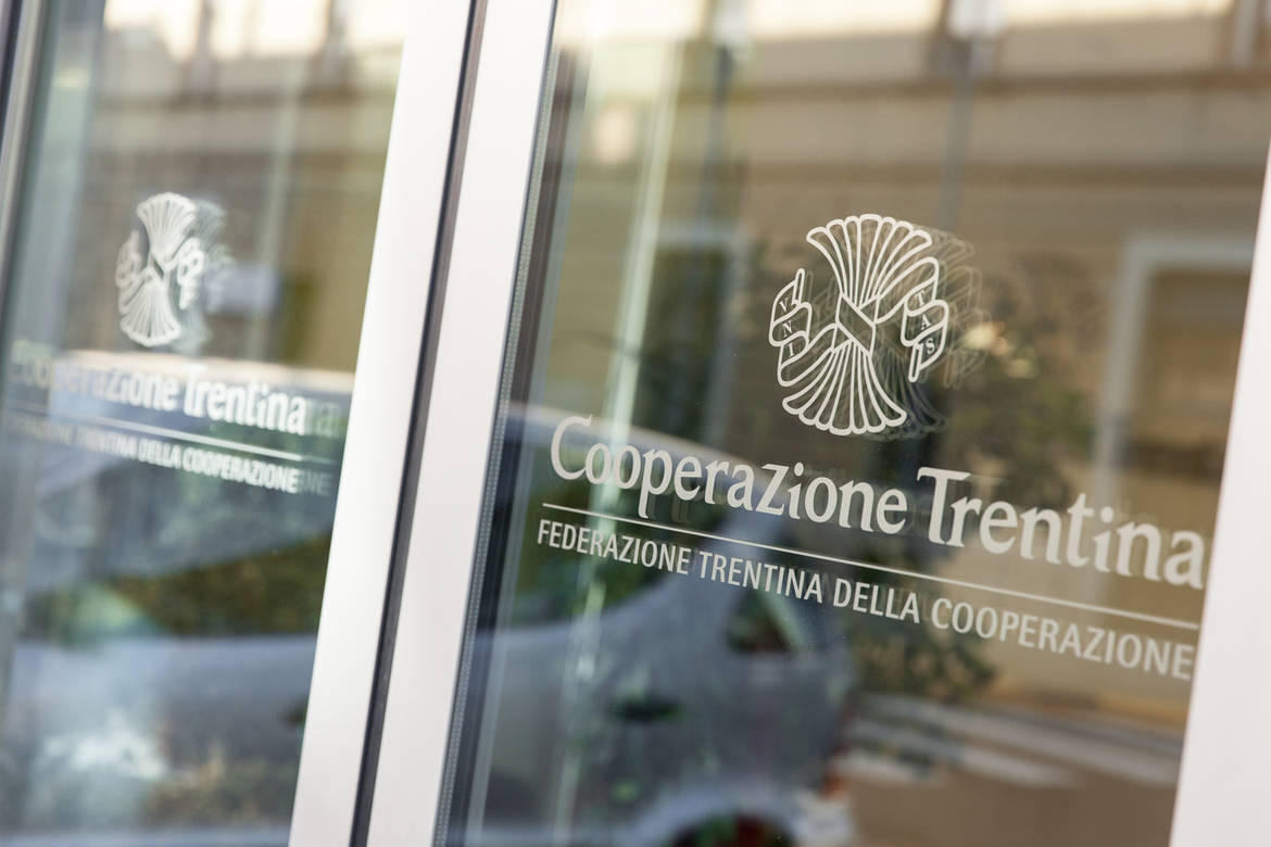Corona virus. La Federazione attiva lo sportello informativo per le cooperative Attivo dalla serata di venerdì 6 marzo lo sportello a cui potranno rivolgersi le cooperative aderenti alla Federazione per qualsiasi quesito inerente le modalità di applicazione delle disposizioni delle autorità per far fronte all'emergenza.Inviare le domande all'indirizzo di posta elettronica: emergenzavirus@ftcoop.it