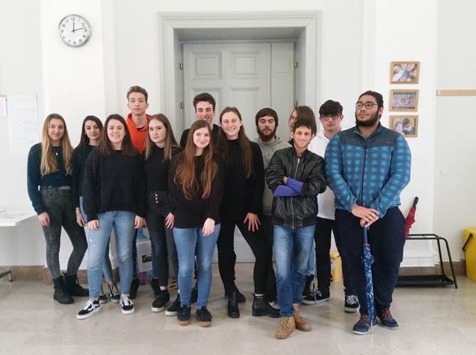 “Lean System”. La Cfs del Liceo Filzi di Rovereto  E’ nata dall’impegno e dalla volontà degli studenti della terza classe Lea del Liceo Filzi di Rovereto. “Lean System”: per vivere un’esperienza cooperativa concreta nell’ambito del progetto di alternanza scuola lavoro.