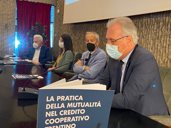 Funzione sociale, l’ingrediente che rende “diverse” le banche di credito cooperativo Non solo beneficenza, ma anche attività bancarie ed extra bancarie rivolte in particolare ai giovani e sensibili alle tematiche ambientali, creazione di enti di Terzo settore ed iniziative di interesse sociale.