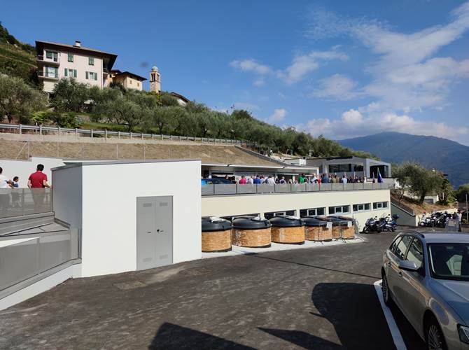 Il nuovo parcheggio e i garages realizzati a Cologna di Tenno