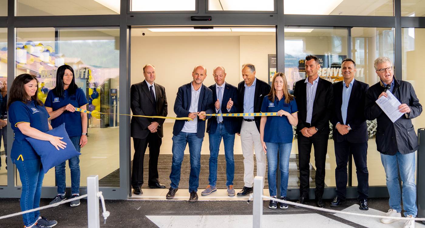 Il taglio del nastro