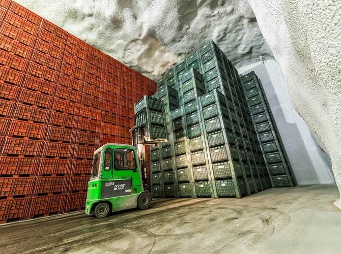 Melinda e Golden Theater Da un anno a questa parte il Consorzio Melinda sta lavorando ad un progetto all’avanguardia, che vede come prima fase la realizzazione del "Golden Theater", una struttura futuristica all’interno della quale sarà possibile intraprendere un emozionante viaggio alla scoperta dei segreti dell’unica mela conservata sotto terra.