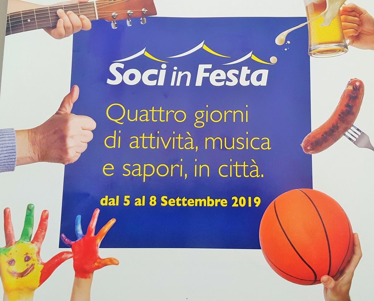 I quattro giorni saranno ospitati all’interno dell’ampia tensostruttura allestita in località Man, a Trento sud. L’appuntamento si rinnova da diversi anni e rappresenta una bella occasione, offerta alle socie e ai soci dell’istituto di credito cooperativo, da vivere in un clima di svago e socialità.