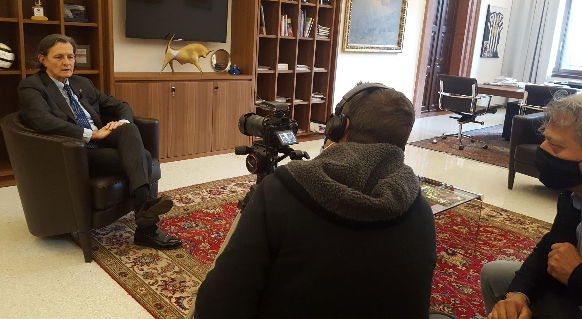 Su Trentino Tv continua il “Viaggio nel Credito Cooperativo” Trentino Tv è impegnata nella registrazione delle ultime puntate della trasmissione ideata dal Fondo Comune delle Casse Rurali Trentine e curata con la collaborazione dell’ufficio stampa della Federazione Trentina della Cooperazione.
