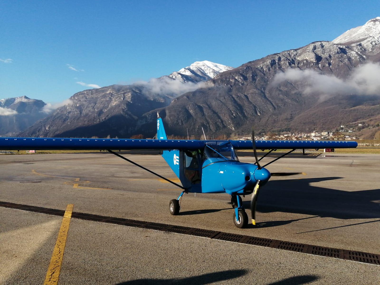 Gli studenti sulle ali del Savannah che hanno costruito Studenti alla cloche del velivolo da loro costruito in officina. È accaduto all’aeroporto Caproni, dove i ragazzi iscritti al quinto anno dell’indirizzo di “conduzione del mezzo aereo” dell’Istituto Martino Martini di Mezzolombardo hanno effettuato alcuni voli sopra la città di Trento a bordo del loro Savannah S.