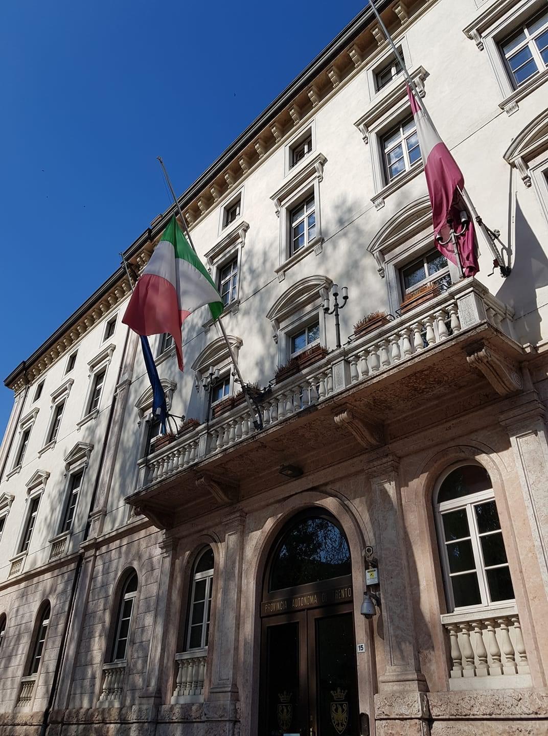 Individuato il nuovo dirigente dirigente generale dell’Agenzia provinciale per gli appalti e contratti (APAC) L'avvocato Antonio Tita sarà il nuovo dirigente generale dell’Agenzia provinciale per gli appalti e contratti (APAC) della Provincia autonoma di Trento. La Giunta provinciale, nella seduta odierna, ha adottato il provvedimento che gli conferisce l'incarico, con contratto di lavoro a tempo determinato, a decorrere dal 15 marzo 2021 per la durata dell’attuale legislatura.