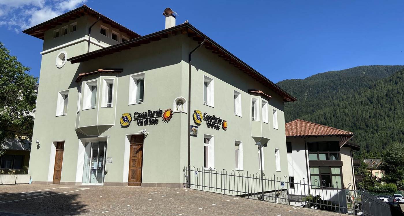 La sede della Cassa Rurale Val di Sole a Malè