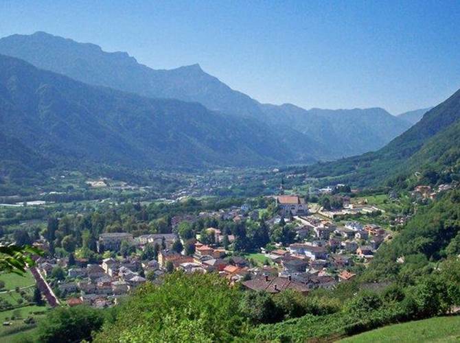 Il corpo e il movimento nella prima infanzia Il seminario della cooperativa sociale Amica di Pergine si svolgerà sabato 5 maggio, dalle 10 alle 15.30, all’auditorium della scuola media di Roncegno Terme. Nel programma, l’inaugurazione del nido Nemo realizzato con una iniziativa di finanza di progetto