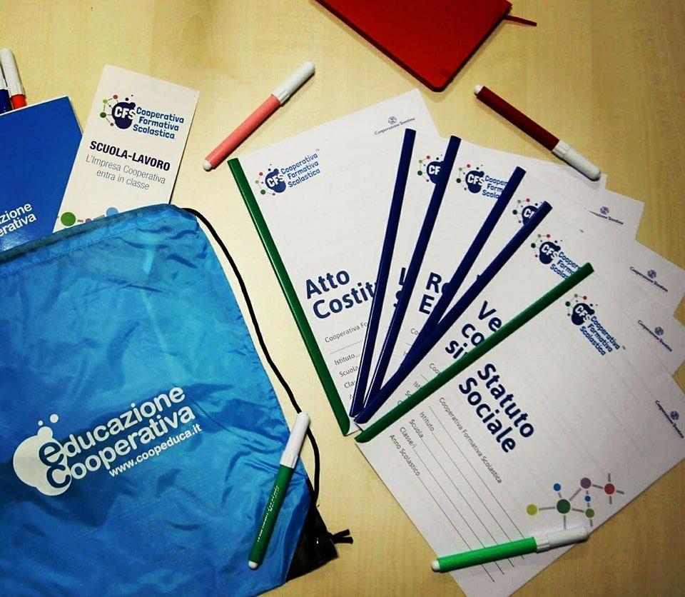 La festa cooperativa online per 400 studenti di quinta superiore Oggi per loro si è concluso il percorso triennale di alternanza scuola-lavoro in cooperativa e, quindi, la Federazione ha organizzato un evento online per conoscere le loro storie e festeggiare questo traguardo.