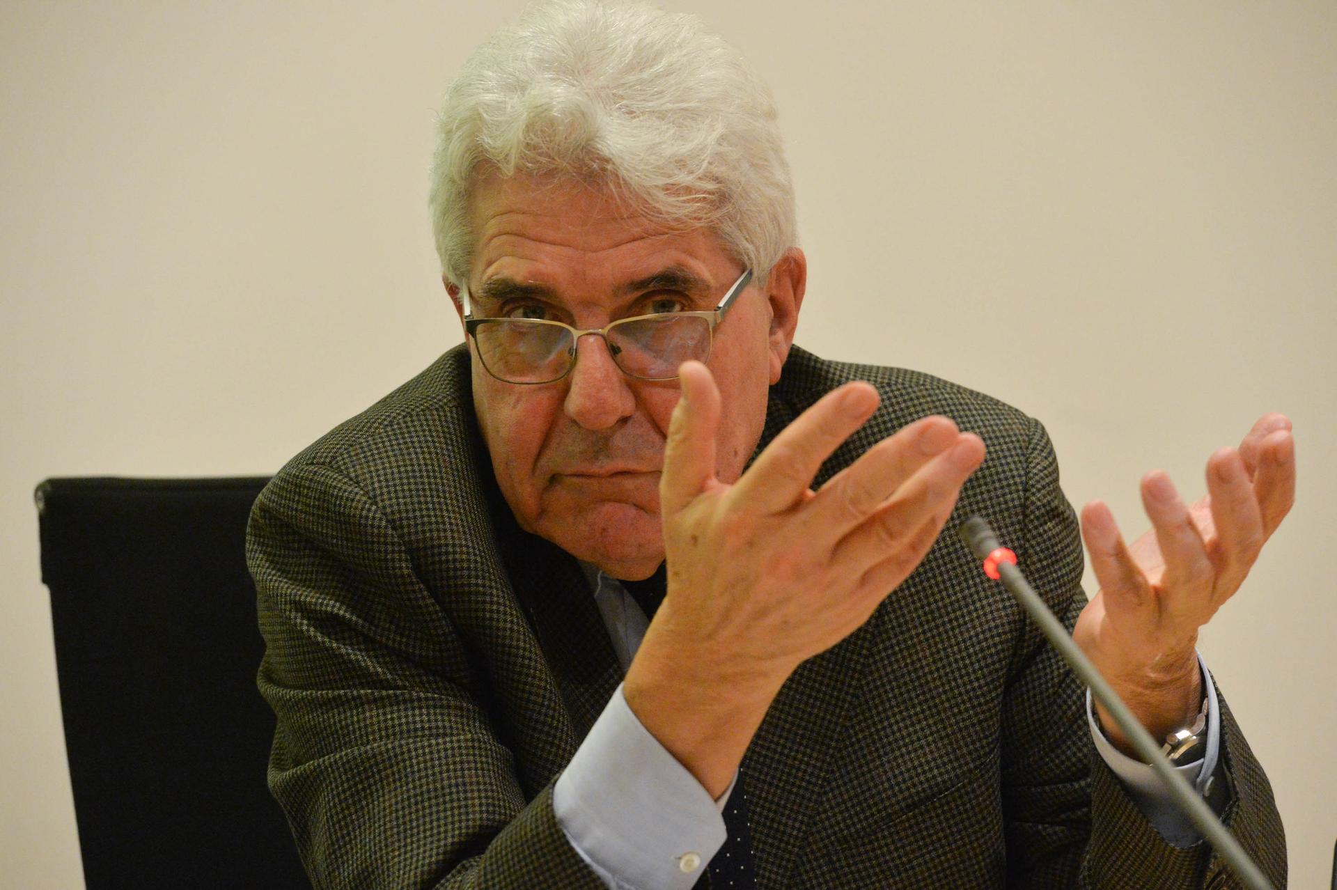 Tertium (non) datur: l'alternativa cooperativa Domenica 2 giugno nella giornata conclusiva del 14° Festival dell’Economia, alle ore 15 Euricse organizza un dibattito con Carlo Borzaga, presidente di Euricse, Giancarlo Provasi, prof. di Sociologia economica all'Università di Brescia e Marianella Sclavi, sociologa, fondatrice di Ascolto Attivo.