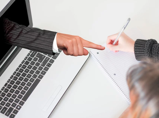 Covid-19, la formazione per i lavoratori resta obbligatoria (ma online)  Federazione e Ecoopera propongono alle cooperative un catalogo di iniziative formative online per rispettare l’obbligo formativo.