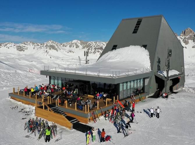Funivia Col Margherita emette il suo primo minibond,  con durata decennale.   Mediocredito Trentino Alto Adige è advisor e arranger La società Funivia Col Margherita, che gestisce gli impianti di risalita del comprensorio sciistico San Pellegrino, ha emesso il suo primo minibond di 500 mila Euro, con scadenza 2029.Advisor e arranger dell’operazione è Mediocredito Trentino Alto Adige.