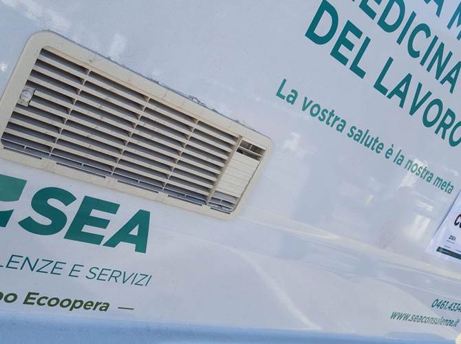 Con Sea ed Ecoopera tamponi rapidi all’Interporto Il servizio ha preso il via nella mattinata di mercoledì 17 febbraio. Si realizzano test antigenici rapidi per i camionisti diretti al Brennero e impossibilitati a transitare oltreconfine in assenza di certificazione che attesti la negatività al Covid-19.