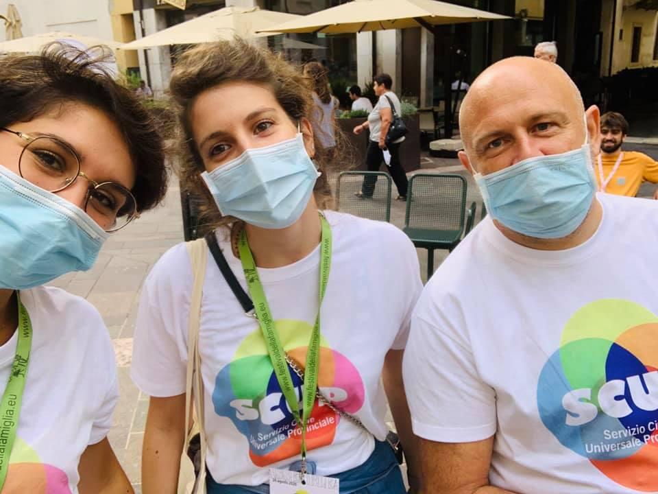 Servizio civile e Garanzia giovani, svelati i 32 progetti per un totale di 63 posti Trentadue progetti promossi da 23 organizzazioni sull’intero territorio trentino. È il Servizio civile universale provinciale (Scup), dedicato alle ragazze e ai ragazzi di età compresa tra i 18 e i 28 anni. Si tratta di progetti legati a Garanzia giovani, per partecipare ai quali è necessario aver aderito all'iniziativa.
