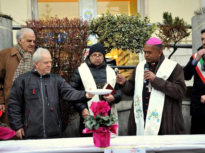 A Sporminore benedetto il sale nella Giornata di Sant’Antonio Abate  La località della Val di Non ha ospitato un rito antichissimo, tornato attuale grazie alla Famiglia Cooperativa Primanaunia.