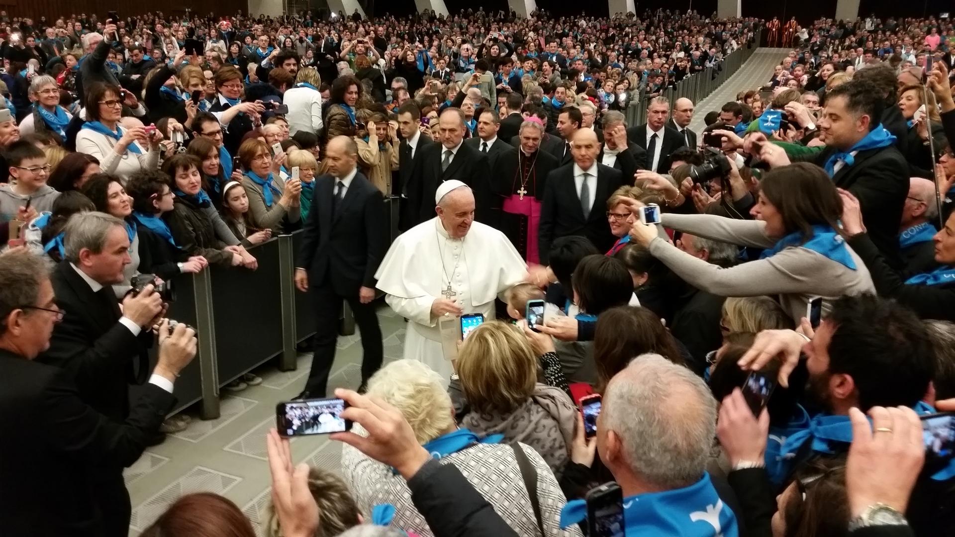 L’udienza con il Santo Padre è in programma sabato in occasione dei 100 anni di Confcooperative. Da Trento e dalle valli raggiungeranno Roma in 250. Il precedente del 2015 quando Bergoglio disse: “Le cooperative sfidano tutto, anche la matematica. In cooperazione uno più uno è uguale a tre”.