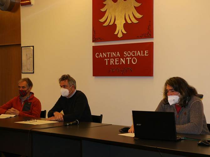 Il ruolo dei produttori bio nel futuro dell'agricoltura, dell'economia e dell'ambiente del Trentino Presentata l’alleanza di programma dei Biodistretti di Trento, Valle dei Laghi e Valle di Gresta: chiediamo il riconoscimento giuridico e l’avvio di nuove politiche di supporto al biologico.