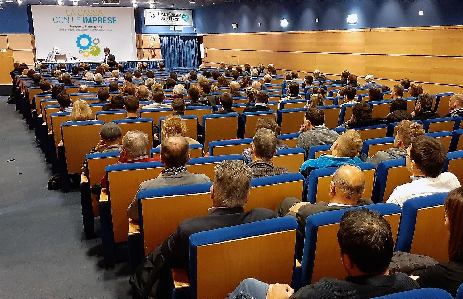Tutto esaurito al convegno della Cassa Rurale Val di Non Successo per l’incontro informativo dedicato ai soggetti economici della valle.