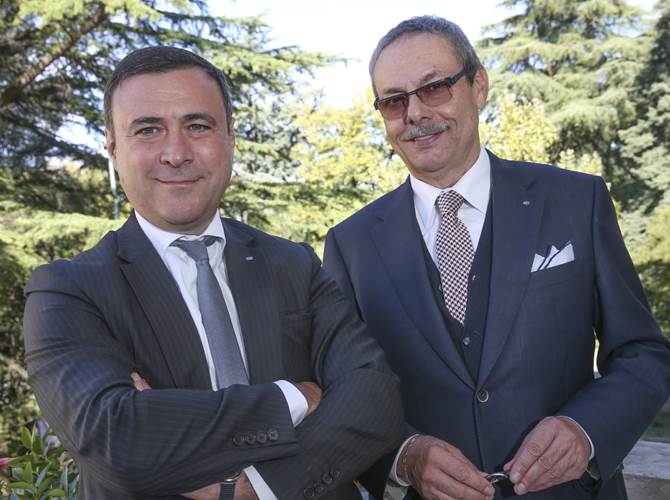 Mediocredito conquista le 5 stelle di Altroconsumo Finanza È tra le 27 banche italiane ritenute più solide. E il suo ‘conto rifugio’ conquista la vetta del miglior conto deposito sul mercato tra le banche definite “ultrasicure”.