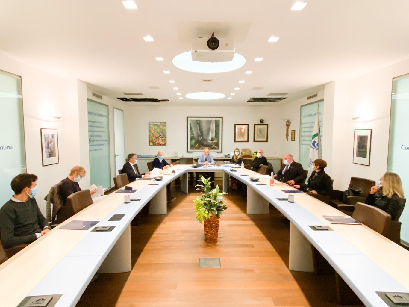 Federazione Trentina della Cooperazione, bilancio approvato Il nuovo cda della Federazione ha approvato la bozza di bilancio 2019 che oggi è stata votata dall’assemblea, in modalità differita con il rappresentante designato.Consenso quasi unanime da parte dei soci, con due sole astensioni.Oltre 33 milioni di patrimonio netto (+600 mila euro) e 212 mila euro di utile.