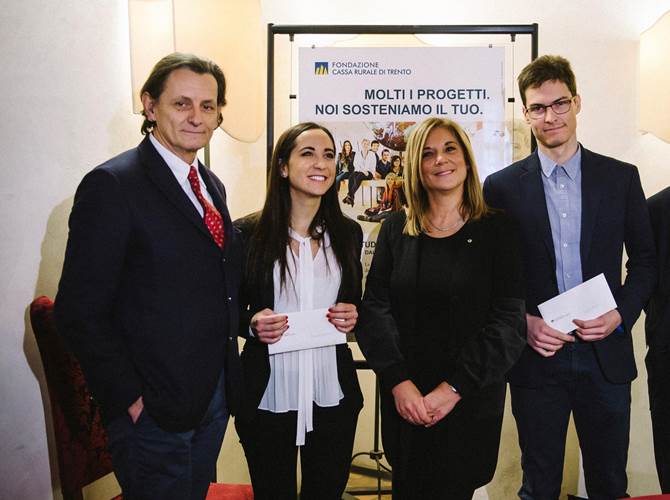 Fondazione Cassa Rurale di Trento: premiati i progetti di tre giovani cervelli  A ridosso delle festività natalizie e di fine anno la consegna delle Borse di studio della Fondazione Cassa Rurale di Trento rappresenta un appuntamento tradizionale.