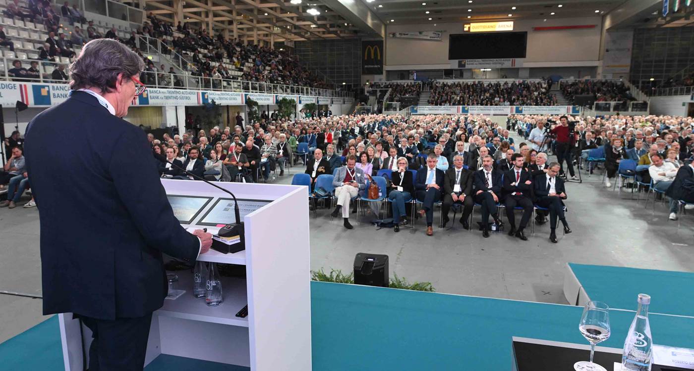 Giorgio Fracalossi durante la sua relazione