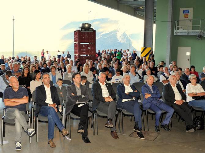 Sporminore: da quarant’anni Col - Consorzio Ortofrutticolo del Lovernatico  Il compleanno è stata occasione per ripercorrere i primi quarant’anni di storia di una realtà che ha iniziato il suo cammino nel 1978. Il presidente Cesare Franzoi: “il piccolo seme piantato quarant’anni fa si è trasformato in un albero di ottimi frutti”.