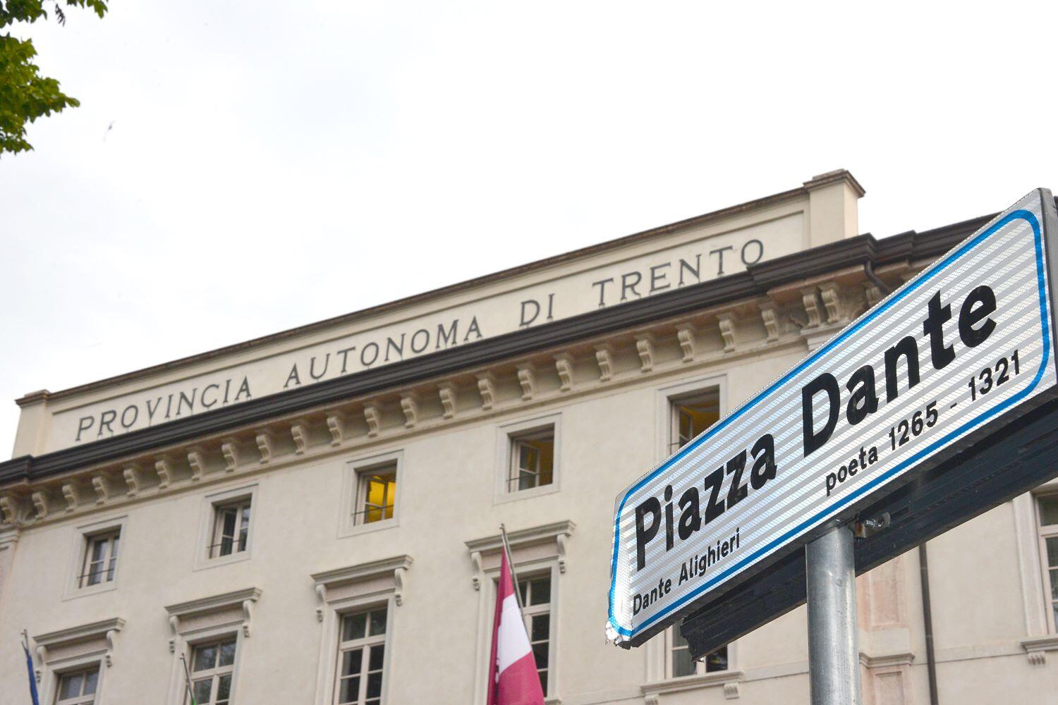 Giovedì 18 marzo Giornata nazionale in memoria delle vittime del Covid-19 Istituita per conservare e rinnovare la memoria di tutte le persone decedute a causa del Covid-19. Anche la Provincia autonoma di Trento parteciperà con un momento simbolico alle celebrazioni collettive che si svolgeranno in varie parti d'Italia.