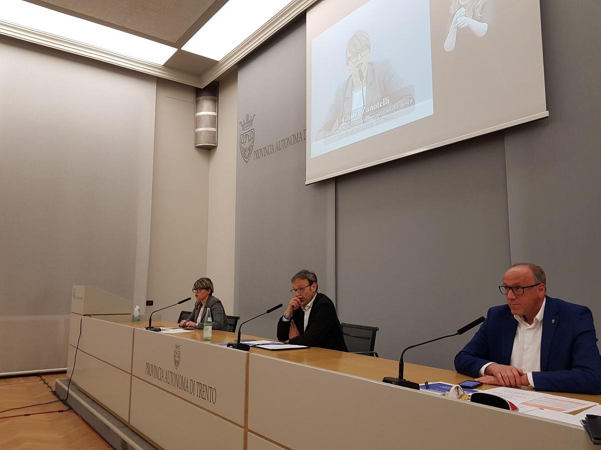 Programma Covid 19: le misure per sostenere l’economia trentina Il Trentino riparte, entrando nella cosiddetta “Fase 2” con Programma Covid 19, il disegno di legge approvato dalla Giunta provinciale per il sostegno delle famiglie, dei lavoratori e delle imprese di ogni settore economico, colpite dagli effetti della pandemia di Coronavirus.