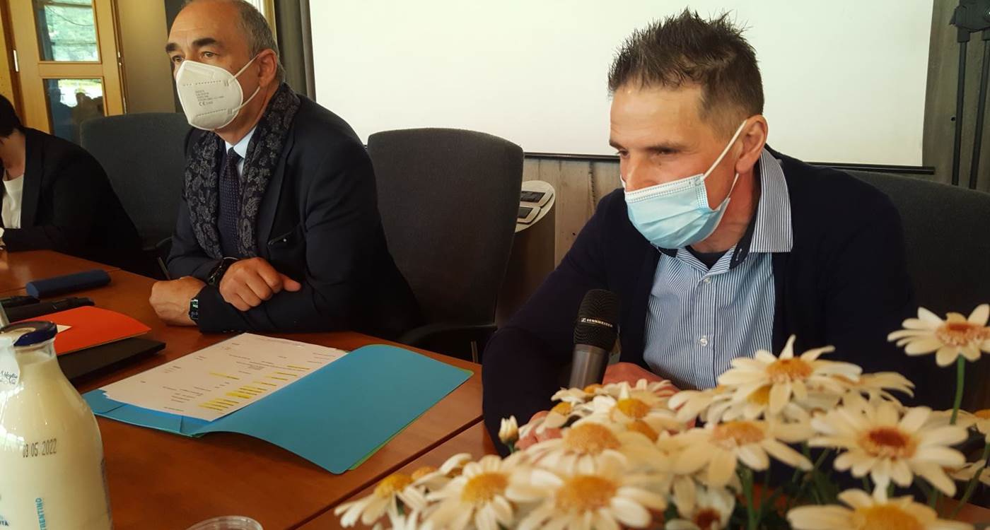 Da sinistra Sergio Paoli e Renato Costa, direttore e presidente di Latte Trento