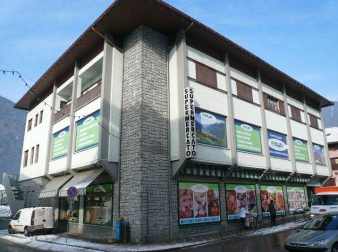 Famiglie Cooperative in Val Rendena, inizia il confronto con i soci sull’ipotesi di fusione Dopo un percorso di analisi e valutazione nei Consigli di amministrazione delle Famiglie Cooperative di Pinzolo, Vigo Rendena, Caderzone e Strembo sull’ipotesi di una possibile fusione, è arrivato il momento del confronto con i soci. Obiettivo comune: mantenere il servizio anche nei piccoli paesi della val Rendena.Nascerebbe una nuova Famiglia Cooperativa con 3.223 soci, 16 punti vendita, quasi 30 milioni di euro di fatturato e 131 dipendenti.