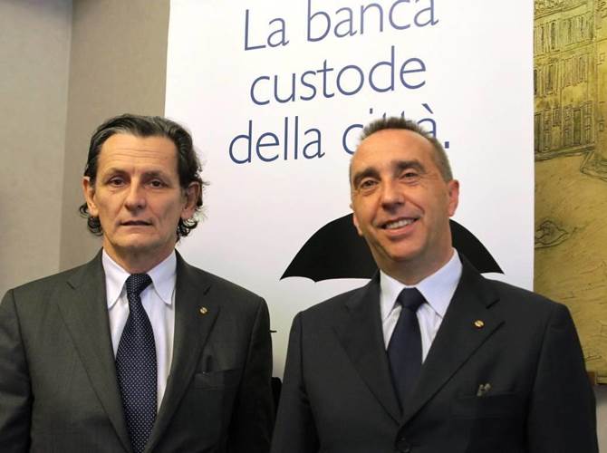 Cassa di Trento: fornitura gratuita di Pos portatili agli esercizi commerciali che consegnano a domicilio articoli di prima necessità Cassa di Trento, Lavis, Mezzocorona e Valle di Cembra (nella foto da sinistra il presidente Giorgio Fracalossi e il direttore Giorgio Bagozzi) ha attivato un’iniziativa di fornitura gratuita di Pos portatili per facilitare le realtà commerciali impegnate nella consegna della spesa e/o di farmaci a domicilio.