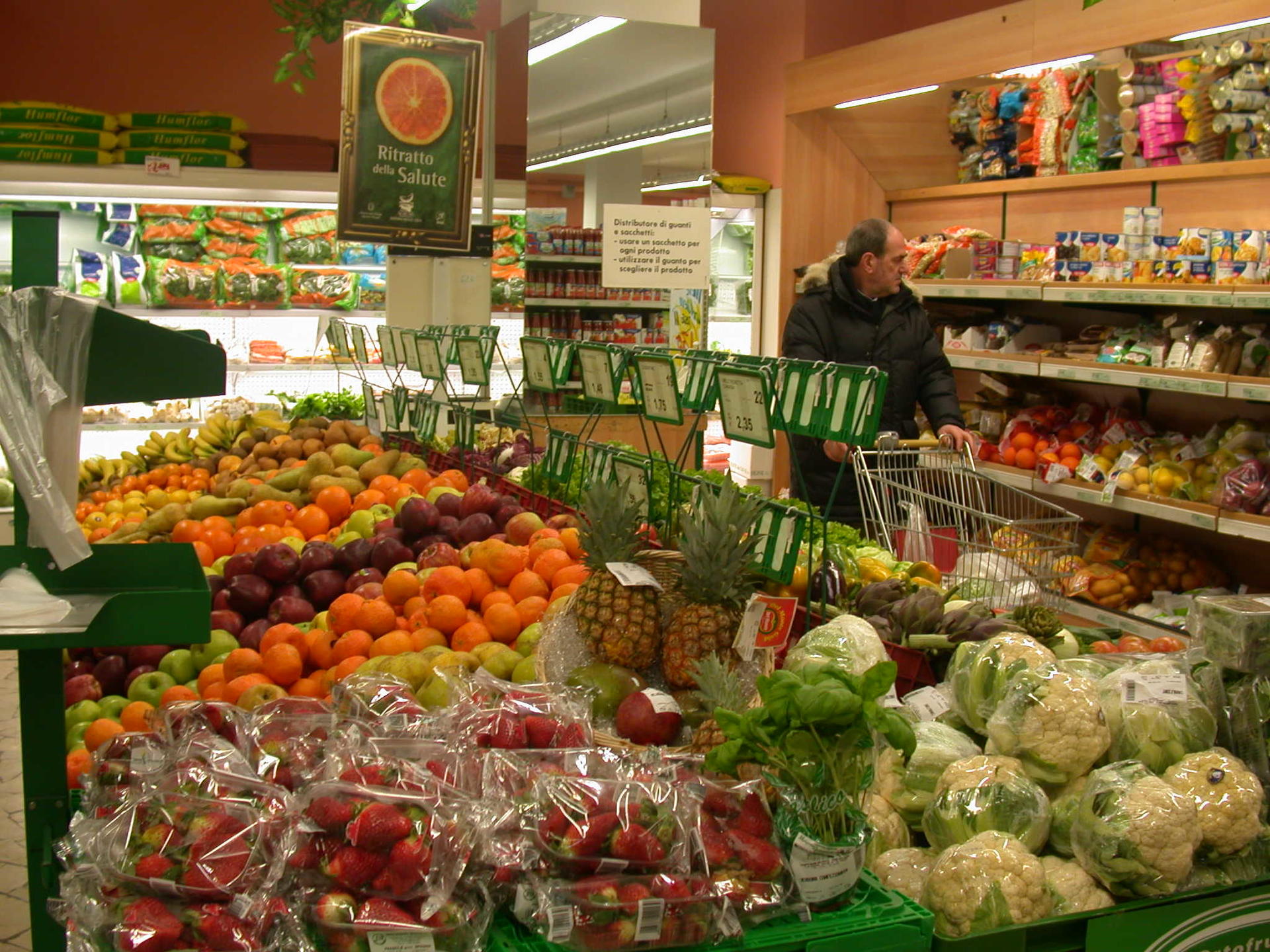 Covid19. Nuovi orari nei supermercati Sait per garantire la sanificazione dei negozi Le mutate esigenze di sanificazione degli ambienti a tutela della clientela e dei lavoratori suggeriscono di adeguare anche gli orari di apertura dei negozi.Nessun problema per la fornitura delle merci
