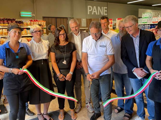 Il taglio del nastro