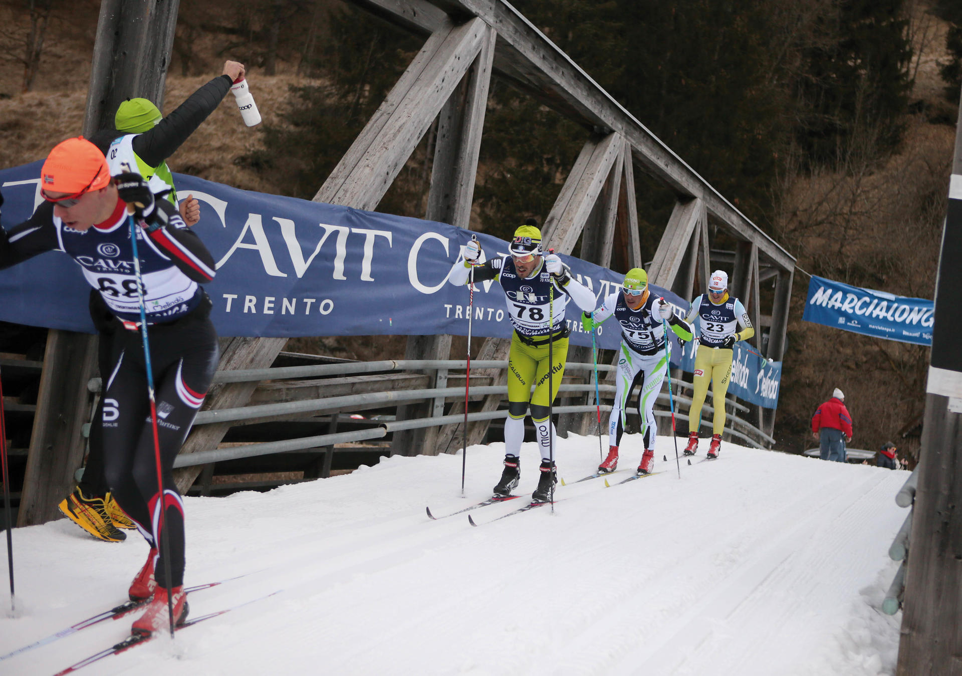 Il presidente della Marcialonga Angelo Corradini l’aveva detto: “Il vincitore delle ultime tre edizioni Tord Asle Gjerdalen sarà il favorito ma nel “mucchio” di concorrenti ci sono tantissimi iscritti, campioni olimpici ed una lista infinta che ci inorgoglisce, questo dimostra come Marcialonga sia un fenomeno”.  