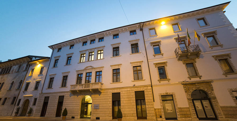 Cassa di Trento, Lavis, Mezzocorona e Valle di Cembra: iniziative a sostegno di imprese e famiglie a seguito della diffusione del virus Covid 19 Il Consiglio di Amministrazione della Cassa di Trento, Lavis, Mezzocorona e Valle di Cembra aderisce all’iniziativa “Misure straordinarie e transitorie a sostegno imprese e famiglie a seguito diffusione COVID 19”.